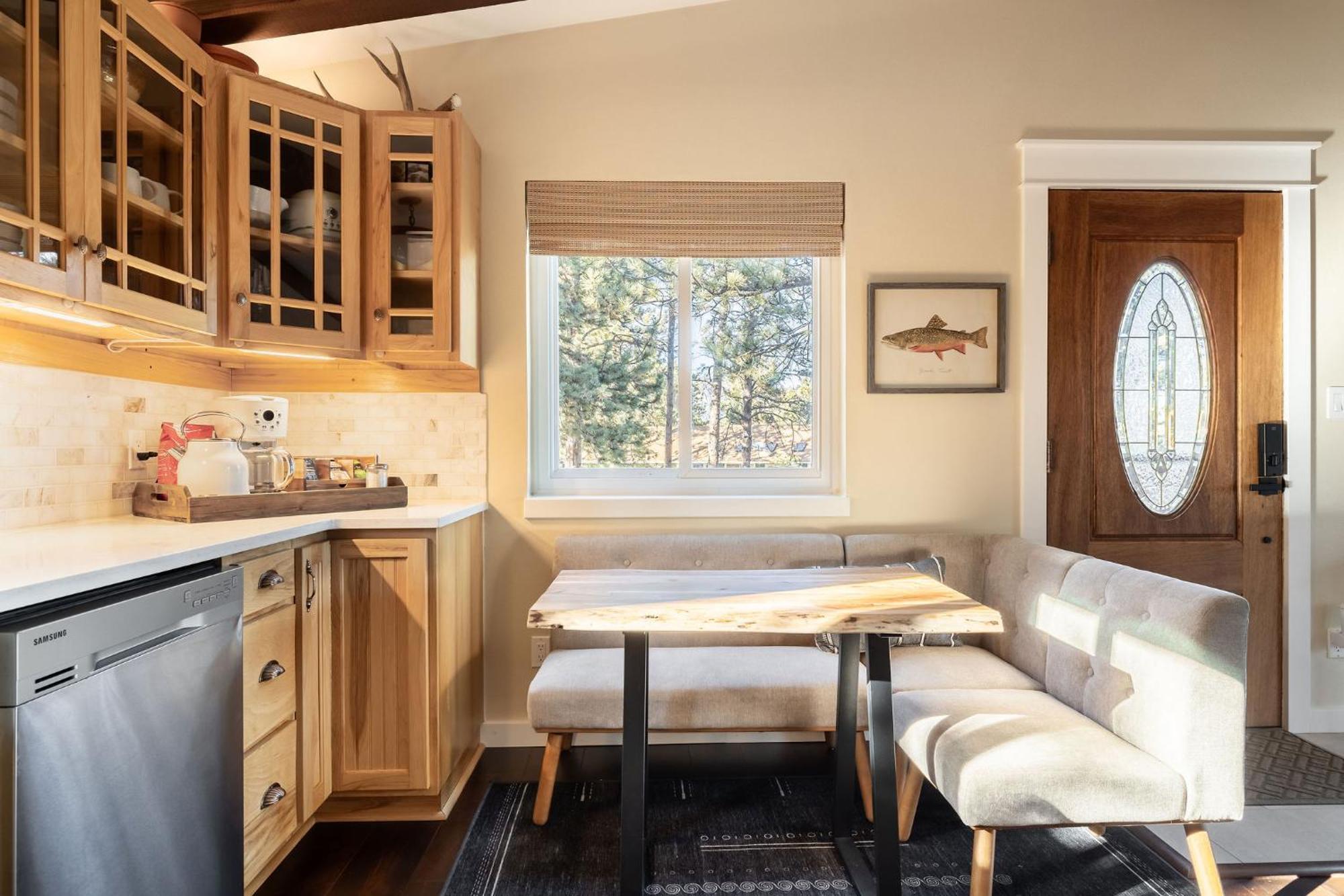 Pine Perch ~ Cozy Mountain W/ Views Casa vacanze *