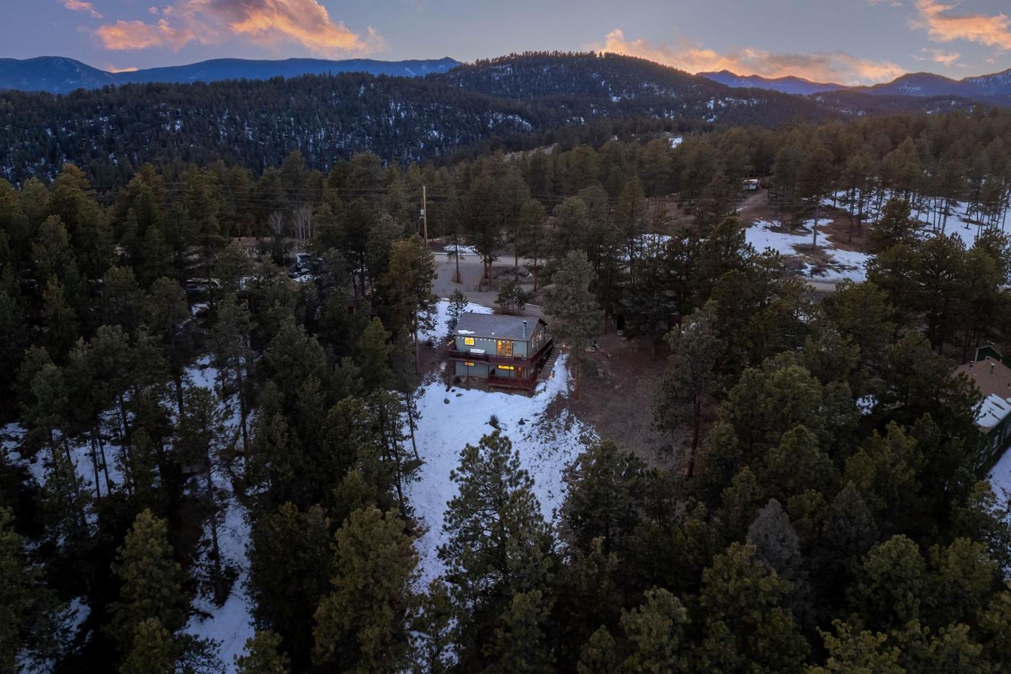 Pine Perch ~ Cozy Mountain W/ Views Casa vacanze *